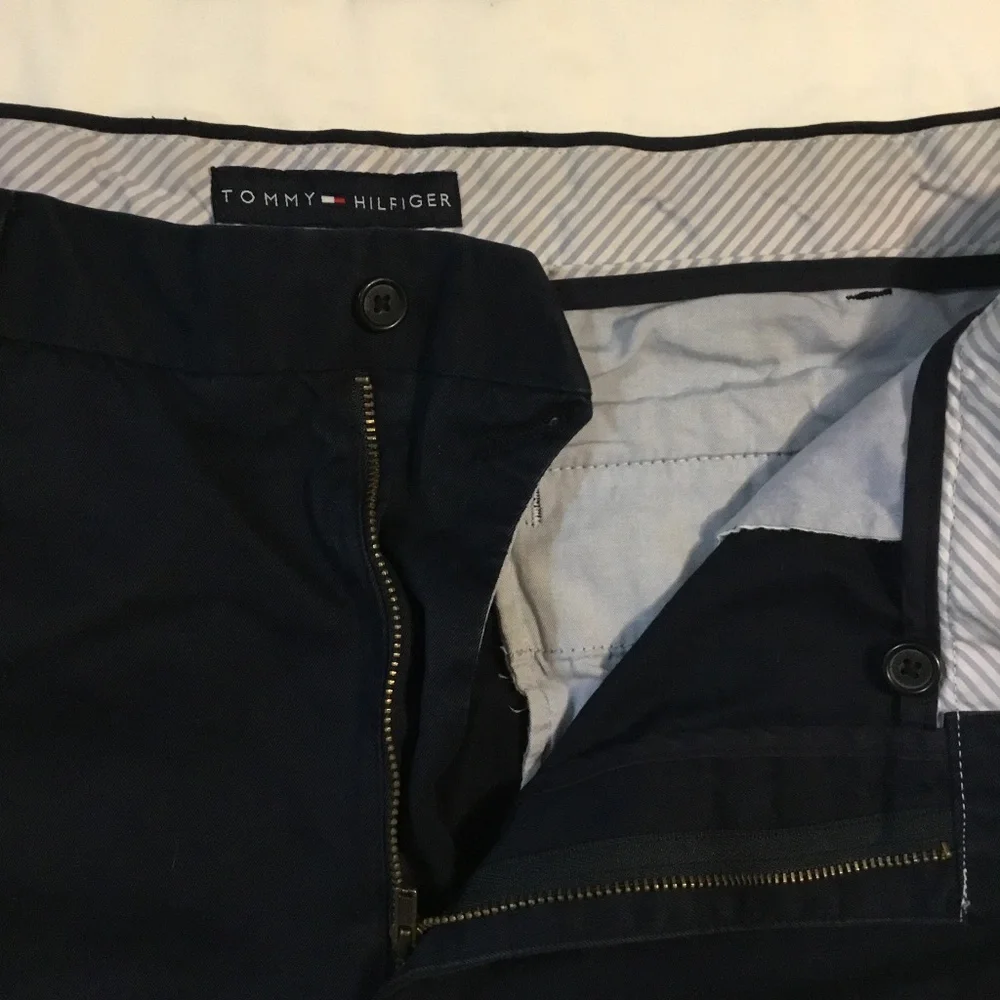 Tommy Hilfiger Navy Blue Mens Bermuda Shorts Size 38